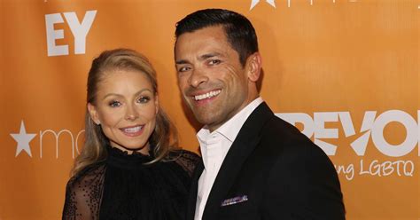 kelly rippa nude|Kelly Ripa shares nude selfie with husband Mark Consuelos